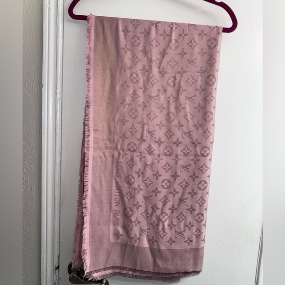 Louis Vuitton Accessories - Louis Vuitton Neo Natté Monogram Shawl in light pink/gold